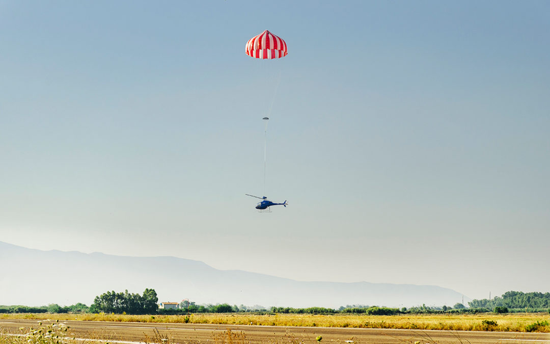 Helicopter parachute, a big step forward in the history of flight safety
